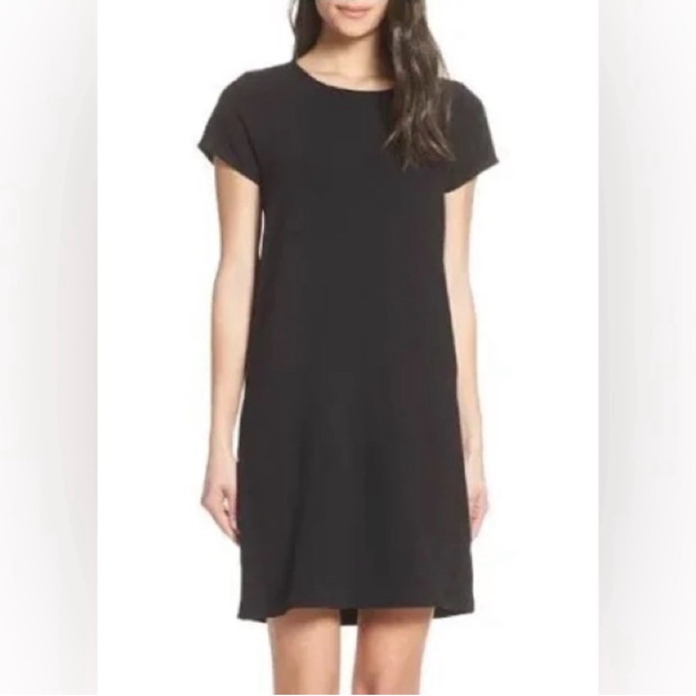 Chelsea28 Black Crepe Shift Dress